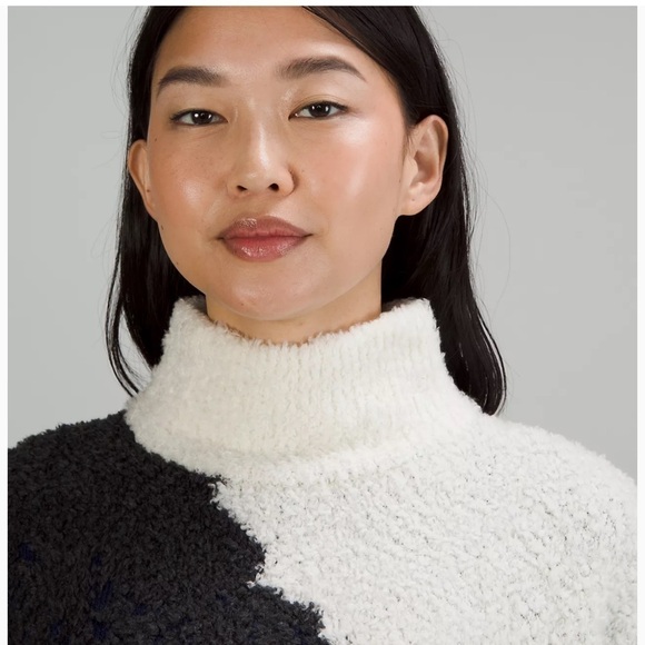 Lululemon Ombre Knit Textured Turtleneck - Size 12 - Picture 3 of 10